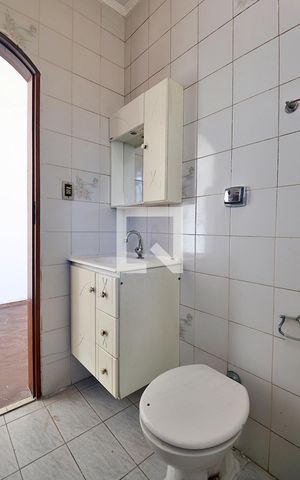 Casa à venda com 100m², 3 quartos e 2 vagasBanheiro do Quarto 1 - Suíte