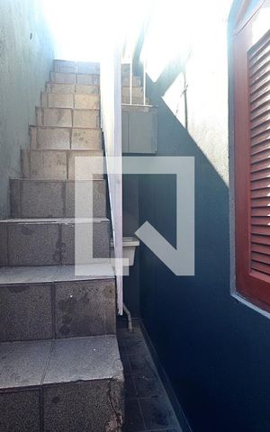 Casa à venda com 100m², 3 quartos e 2 vagasQuintal lateral