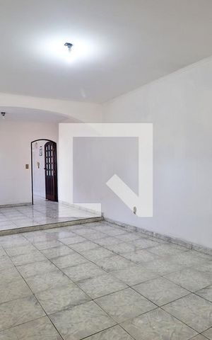 Casa à venda com 100m², 3 quartos e 2 vagasSala