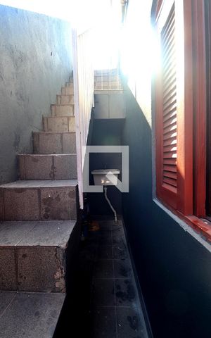Casa à venda com 100m², 3 quartos e 2 vagasQuintal lateral