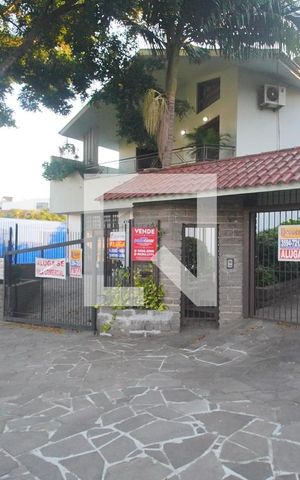 Casa à venda com 420m², 4 quartos e 3 vagasFachada