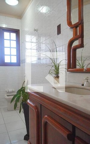 Casa à venda com 420m², 4 quartos e 3 vagasBanheiro