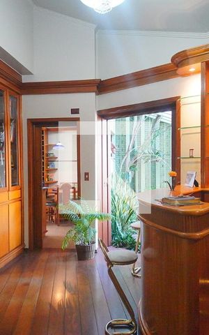 Casa à venda com 420m², 4 quartos e 3 vagassala