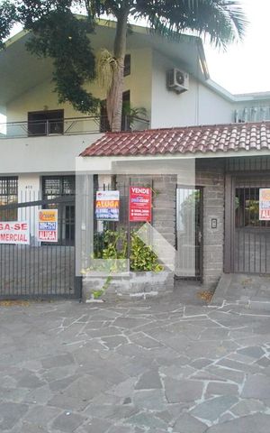 Casa à venda com 420m², 4 quartos e 3 vagasFachada