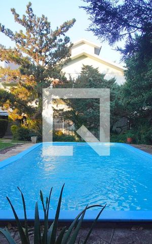 Casa à venda com 420m², 4 quartos e 3 vagasPiscina