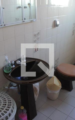 Casa à venda com 220m², 3 quartos e 6 vagasBanheiro 1