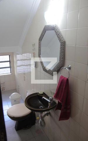 Casa à venda com 220m², 3 quartos e 6 vagasBanheiro 1
