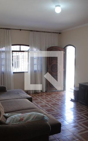 Casa à venda com 220m², 3 quartos e 6 vagasSala