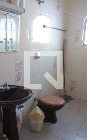 Casa à venda com 220m², 3 quartos e 6 vagasBanheiro 1
