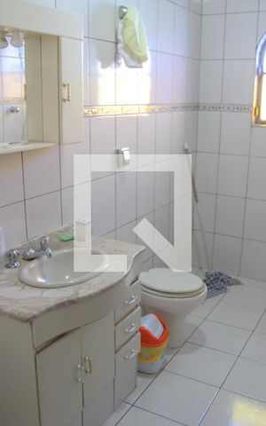 Casa à venda com 220m², 3 quartos e 6 vagasBanheiro 2
