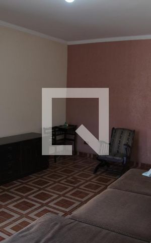 Casa à venda com 220m², 3 quartos e 6 vagasSala