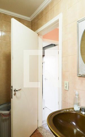 Casa à venda com 250m², 2 quartos e 2 vagasBanheiro 1