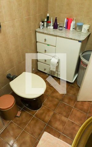 Casa à venda com 250m², 2 quartos e 2 vagasBanheiro 1