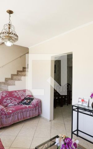 Casa à venda com 250m², 2 quartos e 2 vagasSala