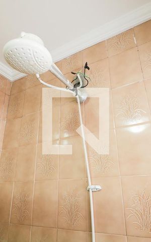 Casa à venda com 250m², 2 quartos e 2 vagasBanheiro 1