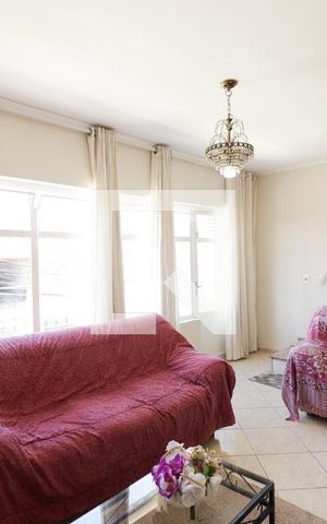Casa à venda com 250m², 2 quartos e 2 vagasSala