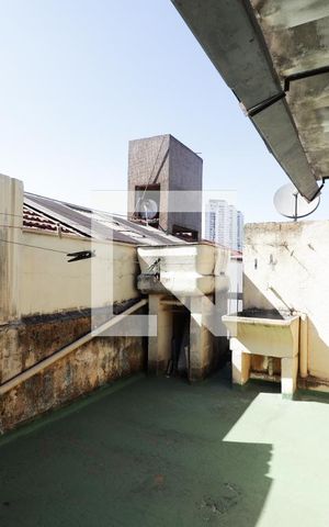 Casa à venda com 250m², 2 quartos e 2 vagasFundo e Terraço da Edícula