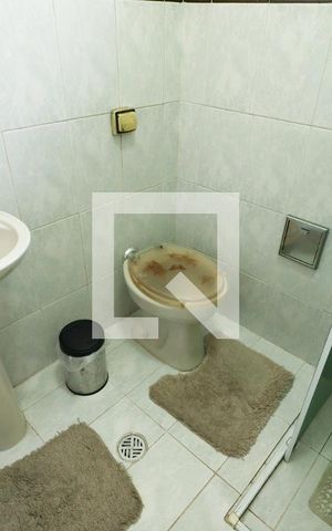 Casa à venda com 250m², 2 quartos e 2 vagasBanheiro da Suíte