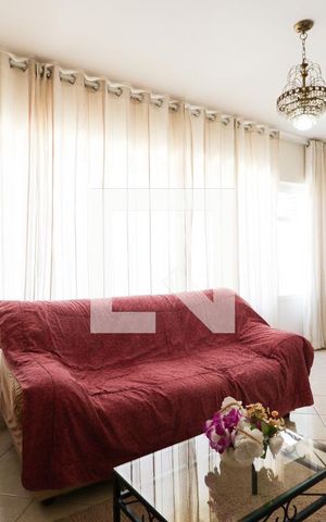 Casa à venda com 250m², 2 quartos e 2 vagasSala