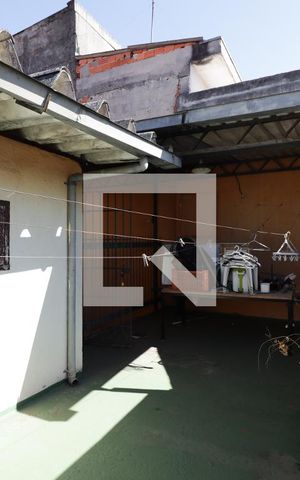 Casa à venda com 250m², 2 quartos e 2 vagasFundo e Terraço da Edícula