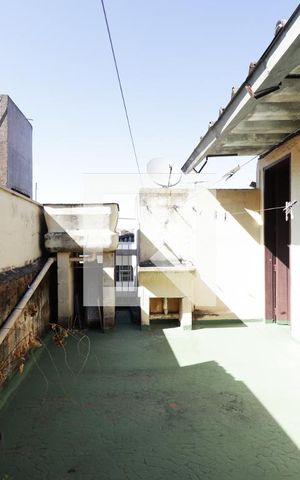 Casa à venda com 250m², 2 quartos e 2 vagasFundo e Terraço da Edícula