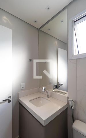 Apartamento à venda com 72m², 3 quartos e 2 vagas Apartamento à venda com 72m², 3 quartos e 2 vagasBanheiro da Suíte