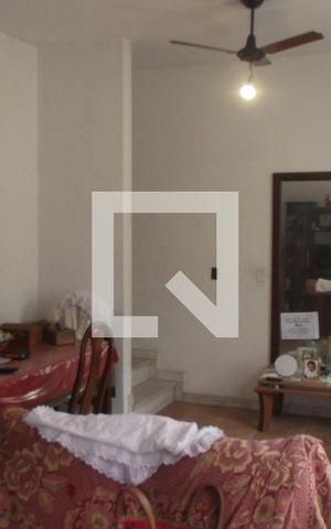 Casa à venda com 270m², 4 quartos e 1 vagaSala