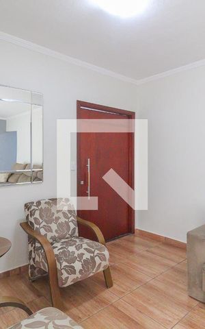 Casa à venda com 260m², 4 quartos e 3 vagas Casa à venda com 260m², 4 quartos e 3 vagasSala