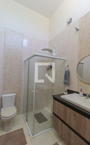 Casa à venda com 260m², 4 quartos e 3 vagas Casa à venda com 260m², 4 quartos e 3 vagasBanheiro