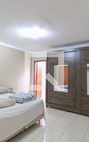 Casa à venda com 260m², 4 quartos e 3 vagas Casa à venda com 260m², 4 quartos e 3 vagasSuíte
