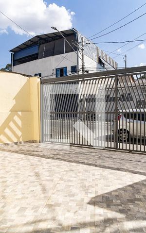 Casa para alugar com 50m², 1 quarto e 1 vaga Casa para alugar com 50m², 1 quarto e 1 vagaGaragem