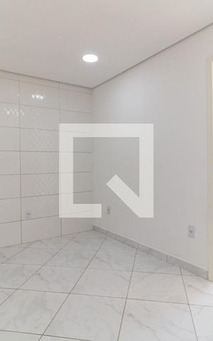 Casa para alugar com 50m², 1 quarto e 1 vaga Casa para alugar com 50m², 1 quarto e 1 vagaSala