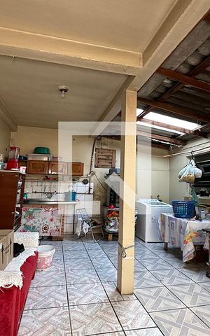 Casa à venda com 140m², 3 quartos e 2 vagasÁrea Externa