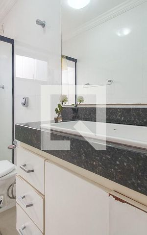 Apartamento para alugar com 126m², 3 quartos e sem vaga Apartamento para alugar com 126m², 3 quartos e sem vagaBanheiro 2