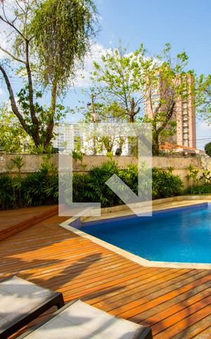 Apartamento à venda com 200m², 4 quartos e 3 vagas Apartamento à venda com 200m², 4 quartos e 3 vagasÁrea comum - Piscina