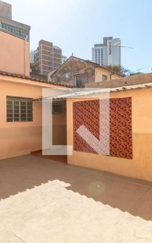 Casa à venda com 182m², 3 quartos e 1 vaga Casa à venda com 182m², 3 quartos e 1 vagaÁrea de Serviço