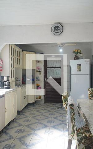 Casa à venda com 150m², 3 quartos e 2 vagascozinha