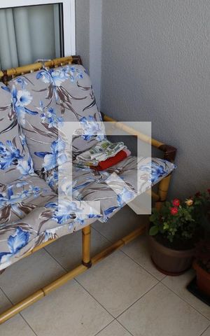 Apartamento à venda com 78m², 3 quartos e 2 vagasVaranda