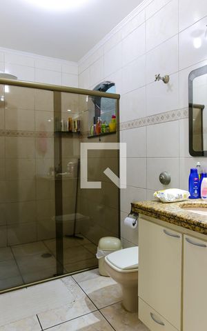 Casa à venda com 232m², 3 quartos e 3 vagas Casa à venda com 232m², 3 quartos e 3 vagasBanheiro