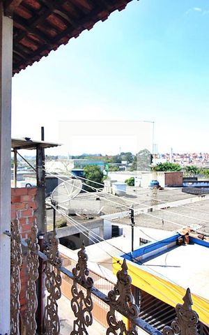 Casa à venda com 250m², 4 quartos e 2 vagasSacada do Quarto 1 - Suíte