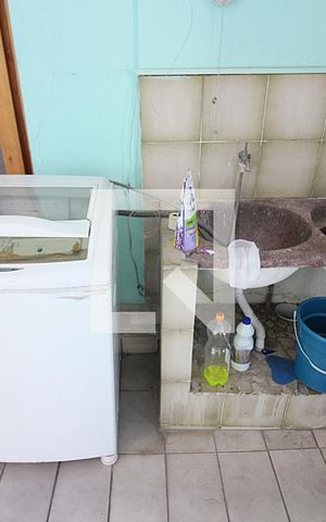 Casa à venda com 250m², 4 quartos e 2 vagasLavanderia e churrasqueira