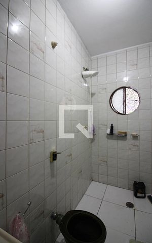 Casa à venda com 250m², 4 quartos e 2 vagasBanheiro Social
