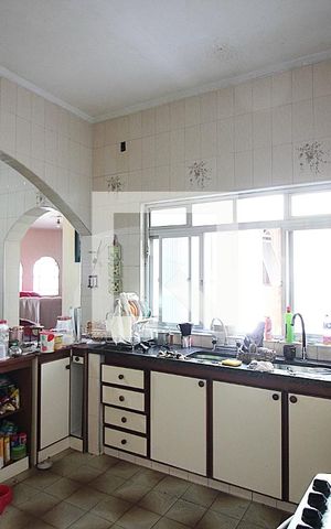 Casa à venda com 250m², 4 quartos e 2 vagasCozinha