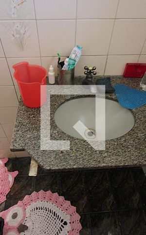 Casa à venda com 250m², 4 quartos e 2 vagasBanheiro Quarto 1 - Suíte