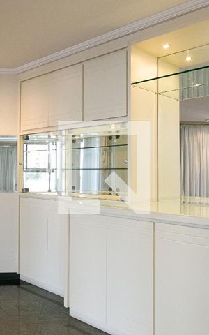 Apartamento à venda com 277m², 4 quartos e 4 vagasSala