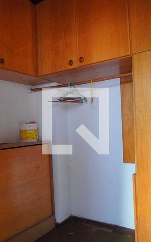 Casa à venda com 272m², 3 quartos e 3 vagasQuarto de Serviço