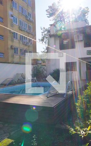 Casa à venda com 272m², 3 quartos e 3 vagasPátio