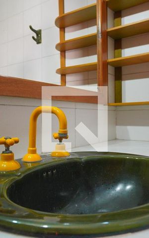 Casa à venda com 272m², 3 quartos e 3 vagasBanheiro suíte 1