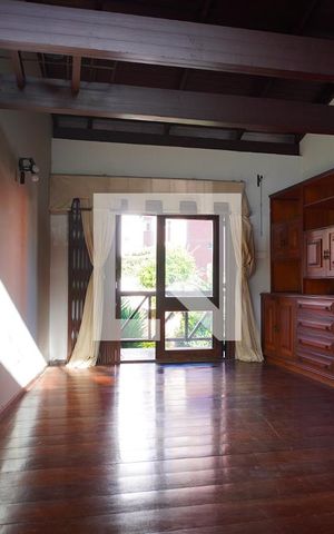Casa à venda com 272m², 3 quartos e 3 vagasSala