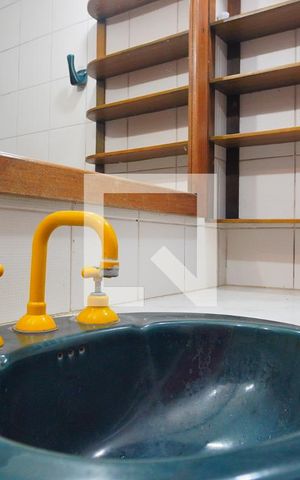 Casa à venda com 272m², 3 quartos e 3 vagasBanheiro suíte 3